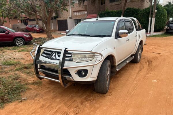 Mitsubishi L200 2015